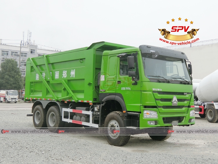 Sludge Tipping Vehicle Sinotruk - RF